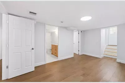 8 Sussex Ln, Worcester, MA 01602 - Photo 30