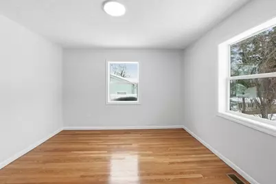 8 Sussex Ln, Worcester, MA 01602 - Photo 18