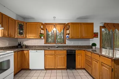36 Chestnut St, Hopkinton, MA 01748 - Photo 4