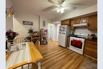 38 Faxon St #38, Newton, MA 02458 - Photo 2