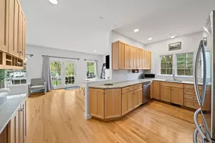 292 Lagrange St, Newton, MA 02467 - Photo 2