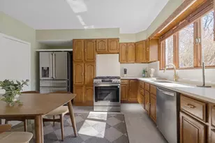 56 Spring St, Cambridge, MA 02141 - Photo 6