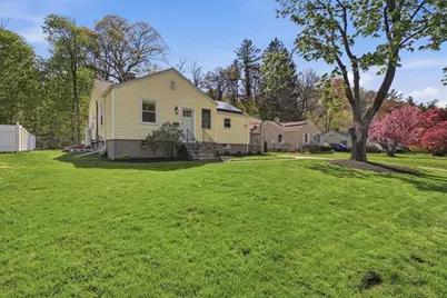 109 South Flagg Street, Worcester, MA 01609 - Photo 2