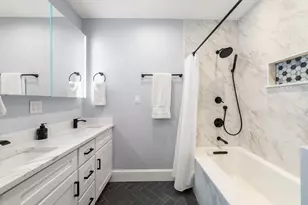 435 W Fourth St, Boston, MA 02127 - Photo 14