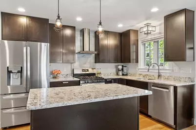 11 Brookford St, Cambridge, MA 02140 - Photo 6