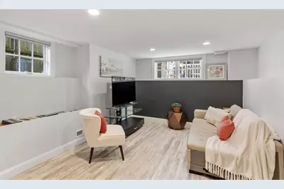 11 Brookford St, Cambridge, MA 02140 - Photo 18