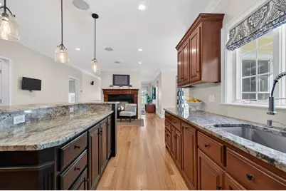 8 Fosters Pond Rd, Andover, MA 01810 - Photo 6