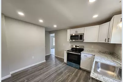 179 Sargeant St, Holyoke, MA 01040 - Photo 12
