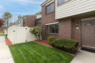 124 Greenbrook Ll, Stoughton, MA 02072 - Photo 4