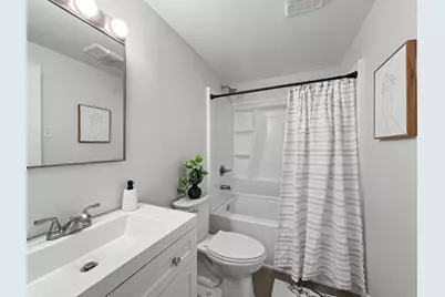 206 Treetop Ave, Springfield, MA 01118 - Photo 4