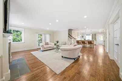 35 Marshall Rd, Wellesley, MA 02482 - Photo 4