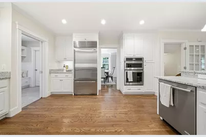 35 Marshall Rd, Wellesley, MA 02482 - Photo 10