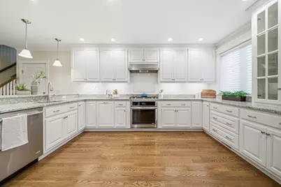 35 Marshall Rd, Wellesley, MA 02482 - Photo 8