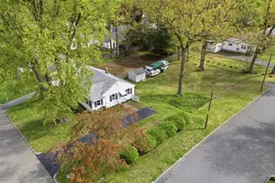 129 Cooper St, Springfield, MA 01108 - Photo 1