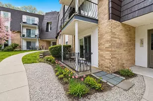 3 Shadowbrook Ln, Milford, MA 01757 - Photo 2