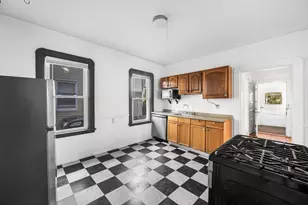 29 Victoria St, Somerville, MA 02144 - Photo 2