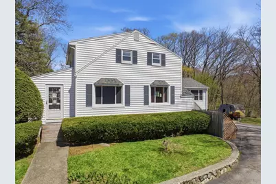 215 Pearl St, Reading, MA 01867 - Photo 4