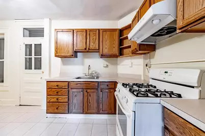 35 O'Connor Ave #2L, Holyoke, MA 01040 - Photo 8