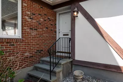 32 Linden St #5, Wellesley, MA 02482 - Photo 2