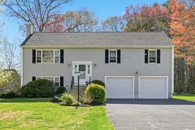 20 Fiske Ave, Upton, MA 01568 - Photo 2