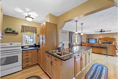 25 Thayer St, Methuen, MA 01844 - Photo 2