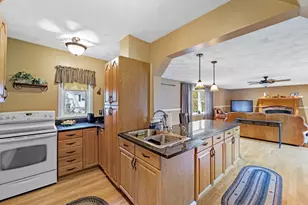 25 Thayer St, Methuen, MA 01844 - Photo 2
