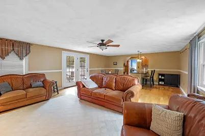 25 Thayer St, Methuen, MA 01844 - Photo 12
