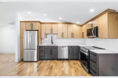23 Summer St #10, Salem, MA 01970 - Photo 6