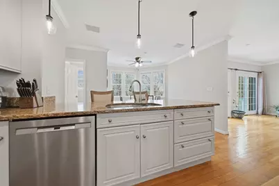 105 Weyland Circle, North Andover, MA 01845 - Photo 6