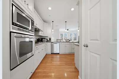 105 Weyland Circle, North Andover, MA 01845 - Photo 8