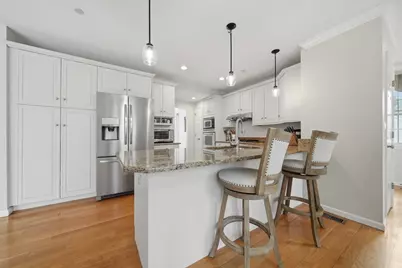 105 Weyland Circle, North Andover, MA 01845 - Photo 4