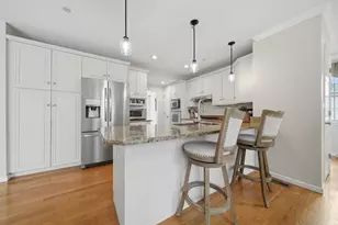 105 Weyland Cir, North Andover, MA 01845 - Photo 4