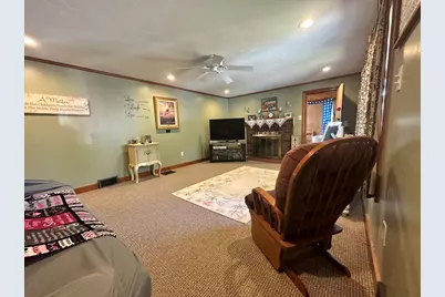 6 Vincent St, Auburn, MA 01501 - Photo 10