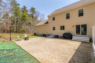 391 Franklin St #1, Hanson, MA 02341 - Photo 4