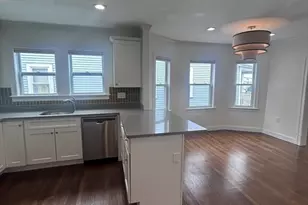 25 Granfield Ave, Boston, MA 02131 - Photo 12