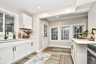 17 Wilcox St, Fall River, MA 02721 - Photo 2