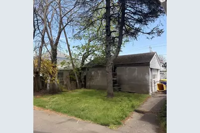 17 Wilcox St, Fall River, MA 02721 - Photo 16