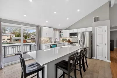 111R Grove Ave, Wilmington, MA 01887 - Photo 4
