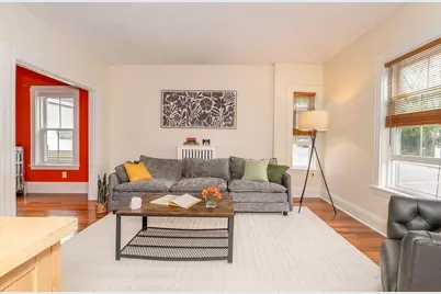 8 Alfred St, Medford, MA 02155 - Photo 4
