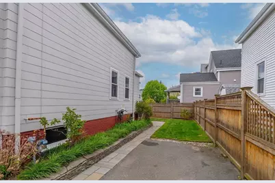 8 Alfred St, Medford, MA 02155 - Photo 20
