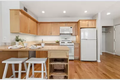 21 Bowdoin Street #5C, Boston, MA 02114 - Photo 8