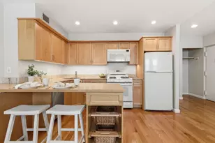 21 Bowdoin St, Boston, MA 02114 - Photo 8