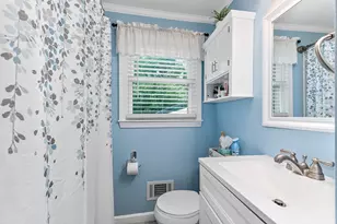 40 Benefit St, Attleboro, MA 02703 - Photo 8