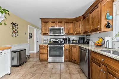 40 Benefit St, Attleboro, MA 02703 - Photo 6