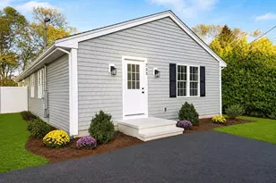 733 Monponsett St, Hanson, MA 02341 - Photo 1