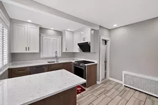 9 Hood St, Saugus, MA 01906 - Photo 10