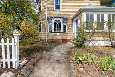 10 Oak Bluff St, Medford, MA 02155 - Photo 4