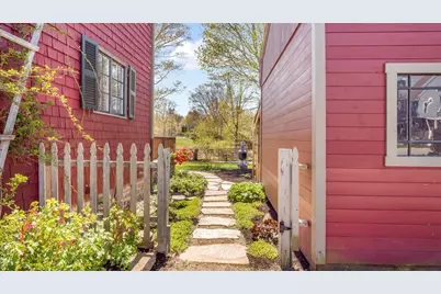 8 Graham Ave, Newbury, MA 01951 - Photo 12