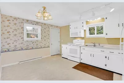 6 Silva St, Monson, MA 01057 - Photo 4