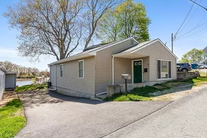 126 Ocean View Ave, Swansea, MA 02777 - Photo 4